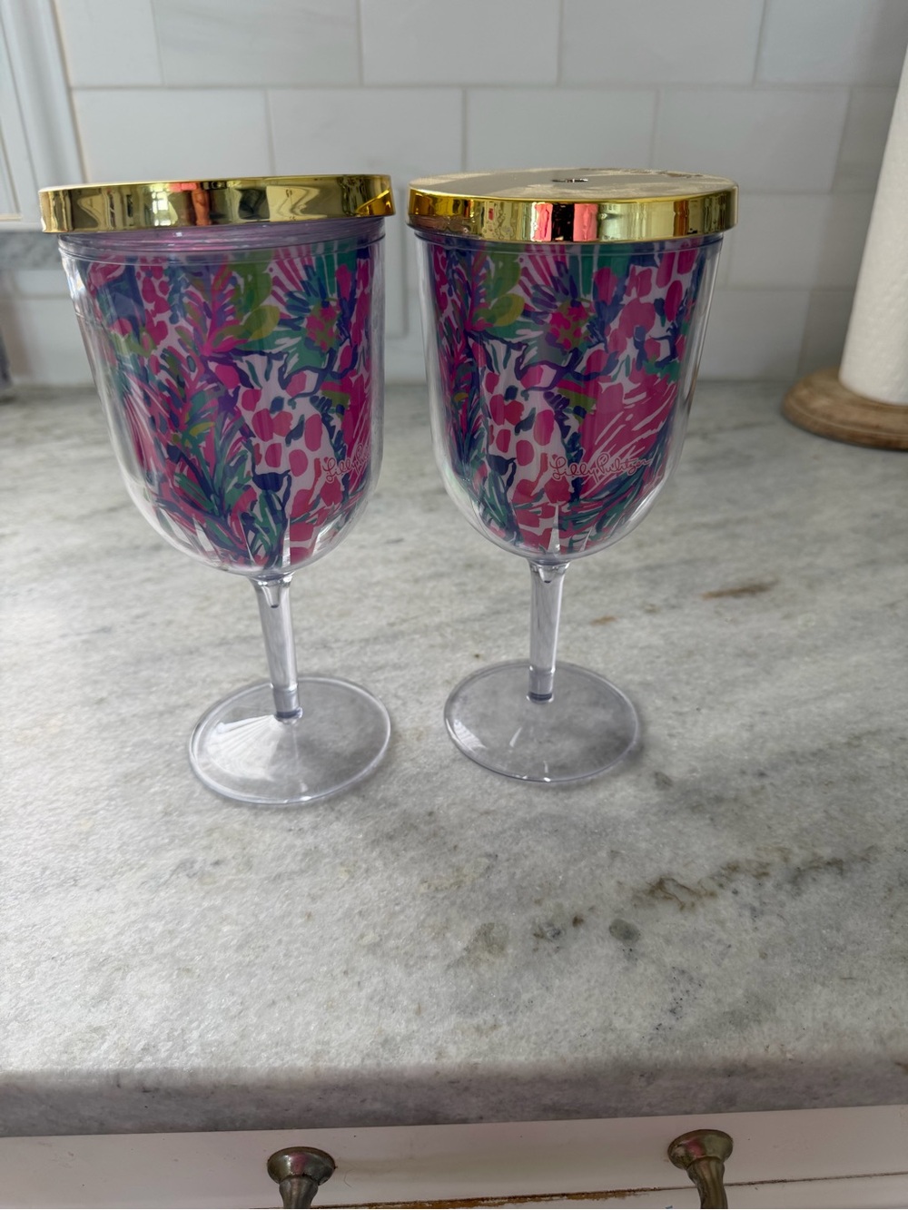 Set of 2 Floral Acrylic Wine Glasses with Gold Lids - Pink Multi